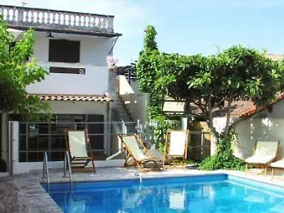 Sous Les Figuiers - Piscine, Parking, Centre Szálloda 3*