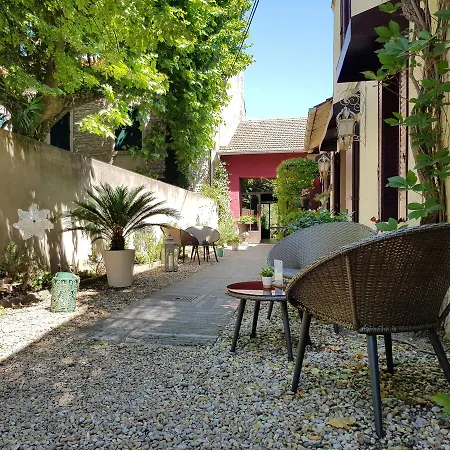 Szálloda Sous Les Figuiers - Piscine, Parking, Centre 3*