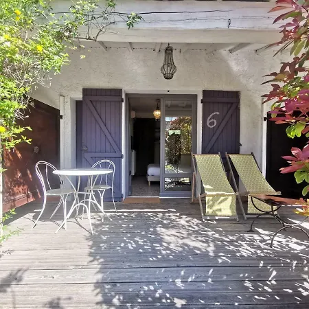 Sous Les Figuiers - Piscine, Parking, Centre 3*