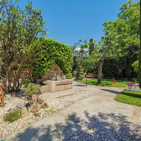 Sous Les Figuiers - Piscine, Parking, Centre 3*